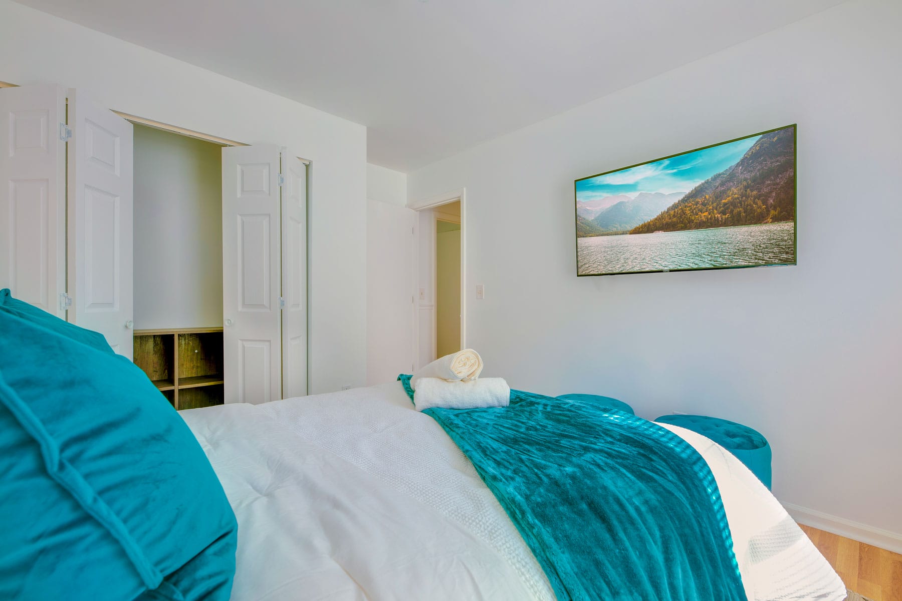 6 Charlotte Pixels | AirBnB, Short Term Vacation Rental, Model Home Photographer Airbnb Photography Charlotte NC